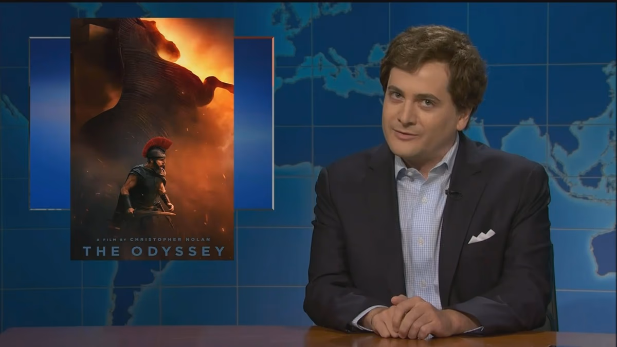 Tucker Carlson Roasts Blockbusters on SNL's 'Weekend Update'