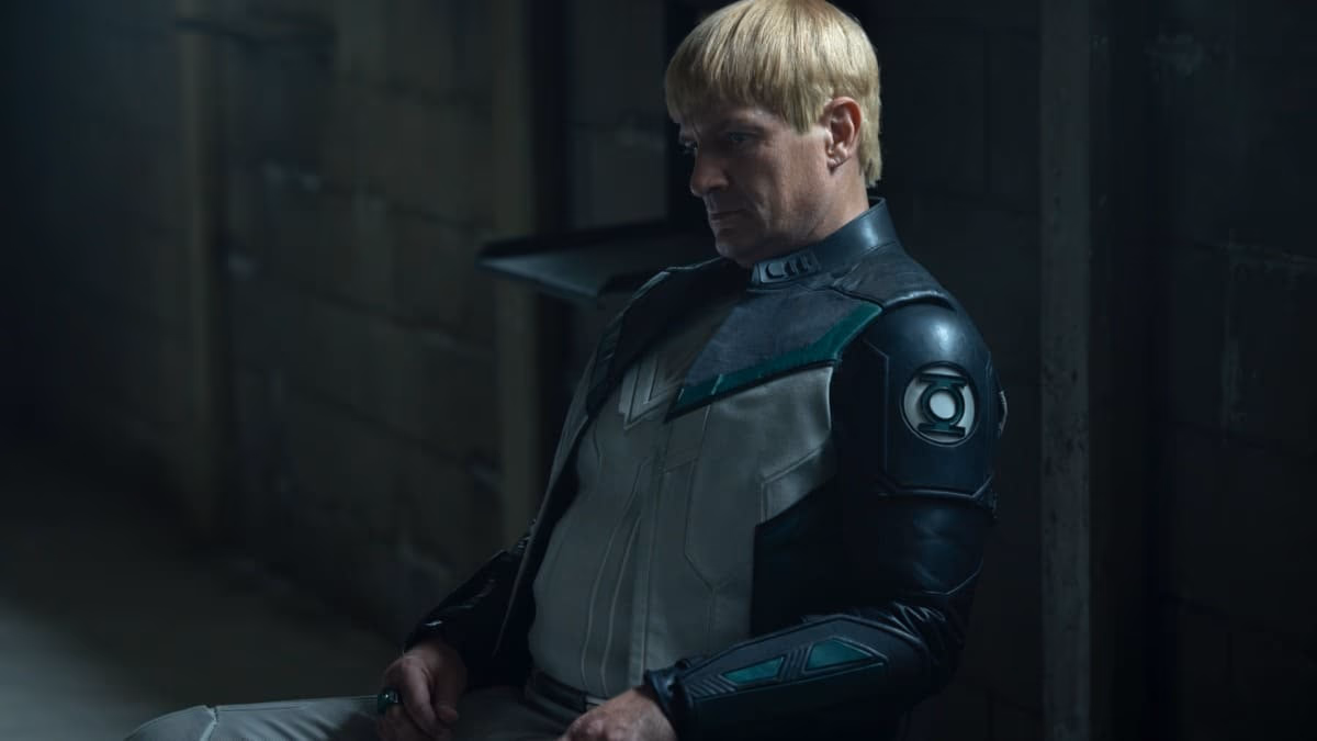 Lanterns Dangles DC Universe Threads While Focusing on Human Drama